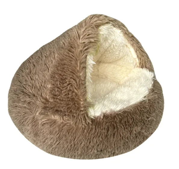 Pakko & Fufu - Plush Shell Cave Bed